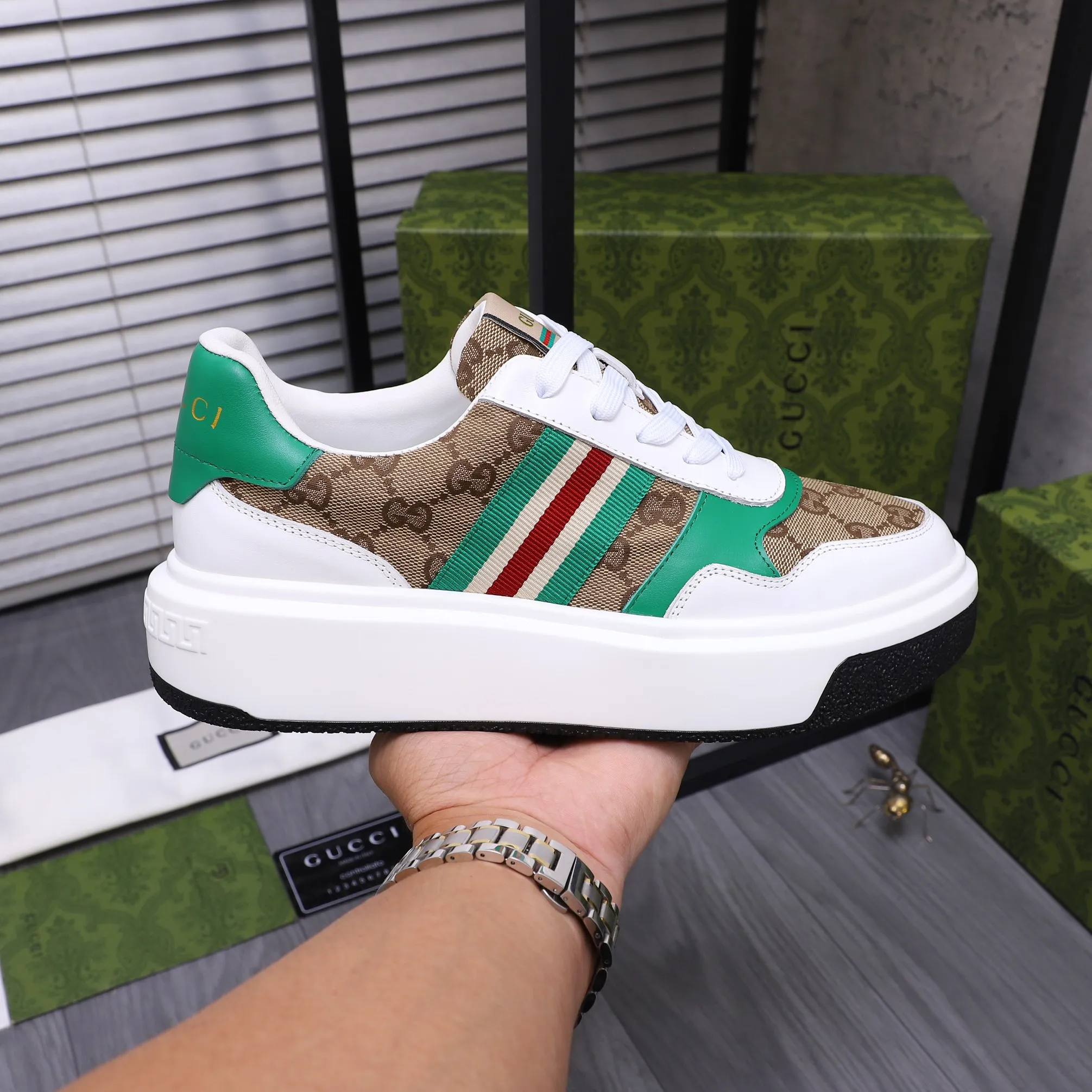 Men's shoes 💰460 Product trademark: GUCCI "Gucci" men's casual sneakers Regular size: 38-44 Product material: Selected cowhide stitching breathable woven upper Sheepskin lining Rubber outsole